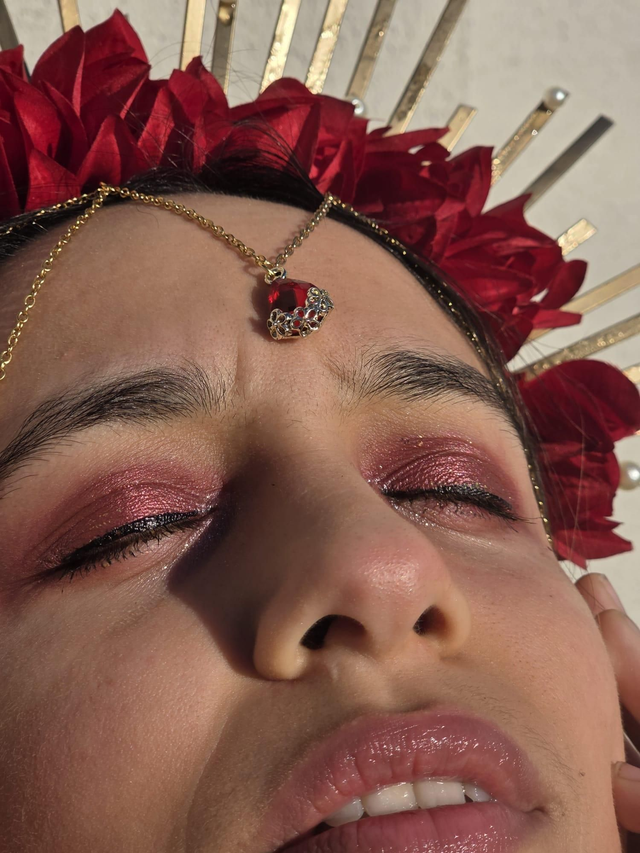 Vaelthra Rûnael — Photo 3